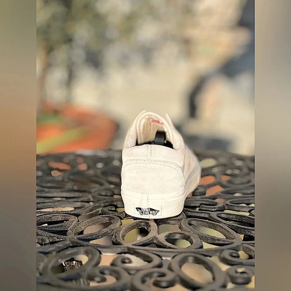 Vans — Pig Suede Old Skool Shoes - Picture 6 of 7